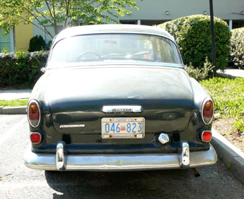 mid-1960s Volvo Amazon 122s with 1984 baseplate no. 046-823