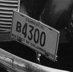 1938 Truck plate no. B4300. Click here to return to the 1935-47 section of our Truck plates page.